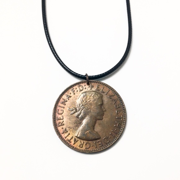 Vintage 1961 Australian Coin Necklace — Queen Elizabeth II - Picture 2 of 4